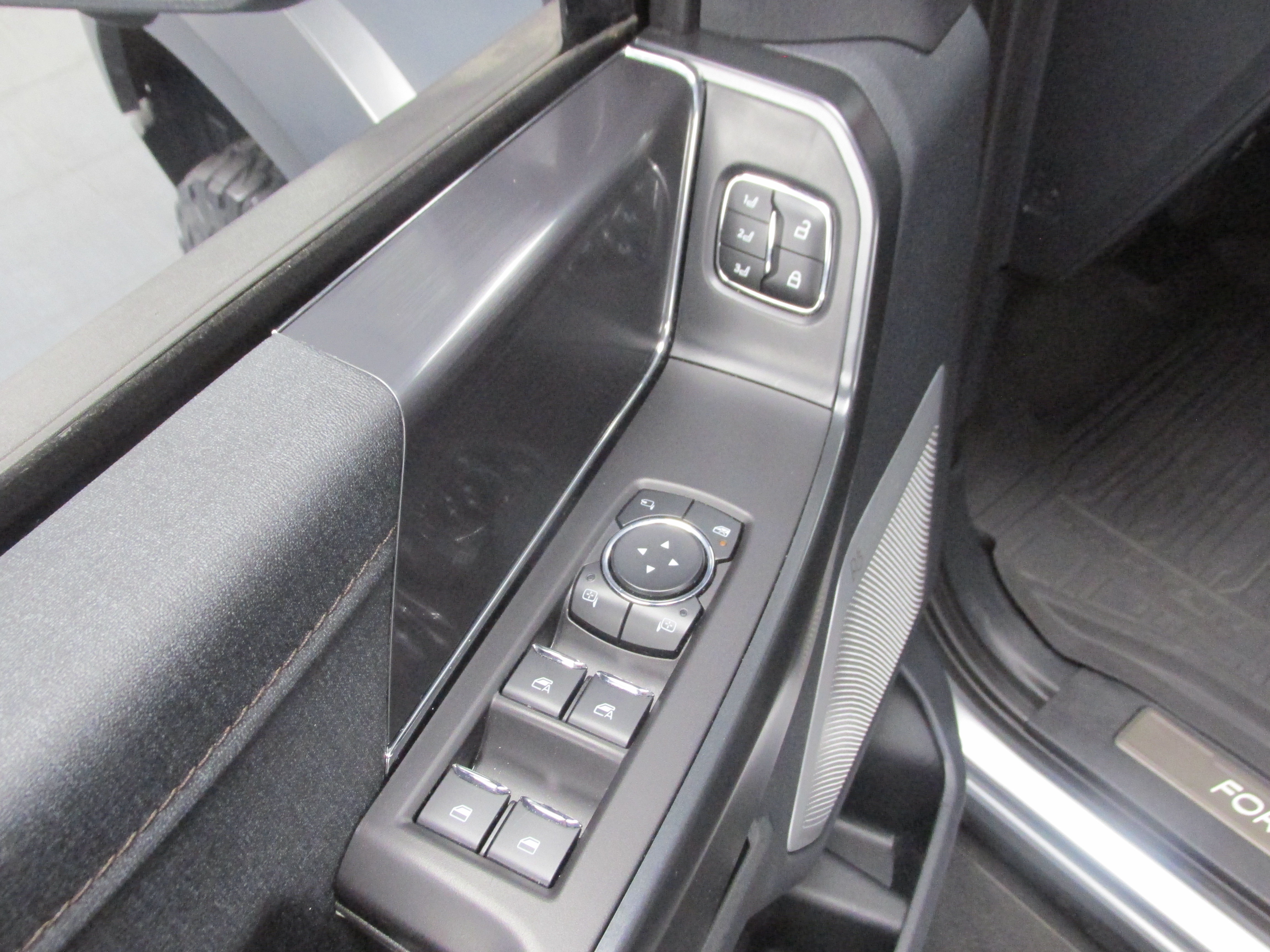 Used 2023 Ford F150 Raptor AWD/4WD image 29