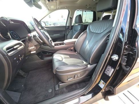 Used 2025 Hyundai Palisade Limited FWD image 13