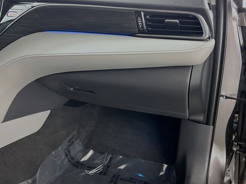 Used 2021 Toyota Camry XLE image 35