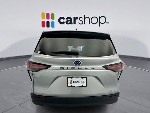 Used 2022 Toyota Sienna XLE w/ XLE Plus Package FWD image 4