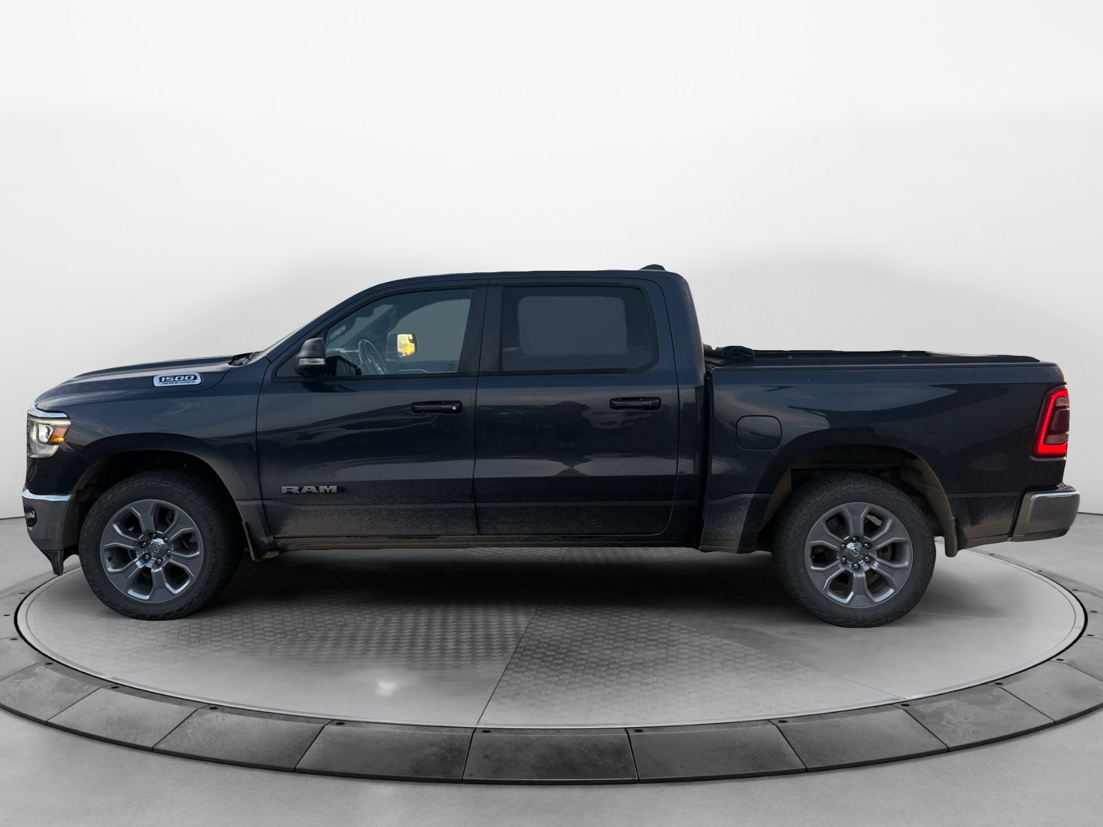 Used 2021 RAM 1500 Big Horn AWD/4WD image 3