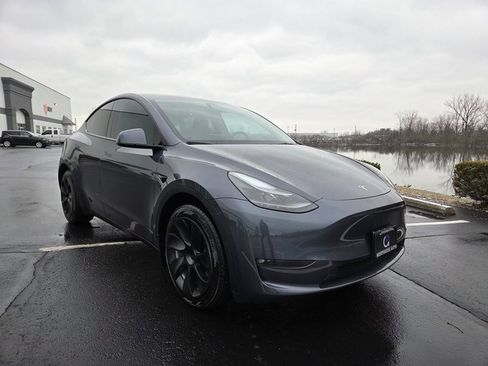 Used 2023 Tesla Model Y Long Range image 62