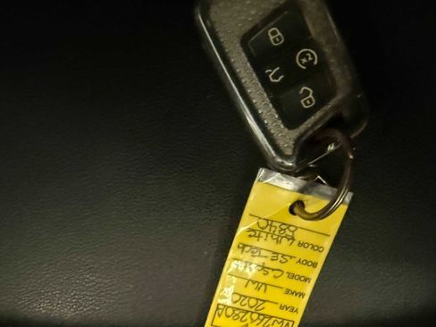 Certified 2020 Volkswagen Atlas Cross Sport SE w/ Panoramic Sunroof Package image 38