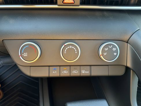 New 2026 Hyundai Elantra SE image 18