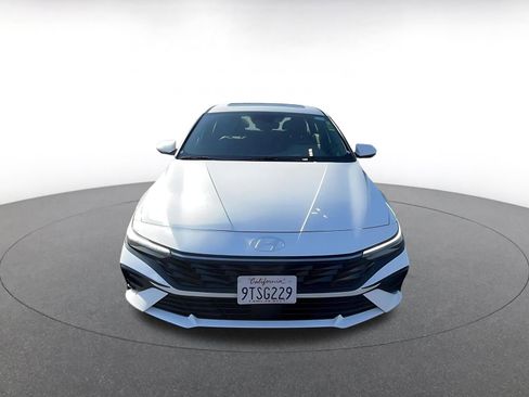 Used 2025 Hyundai Elantra SEL image 4