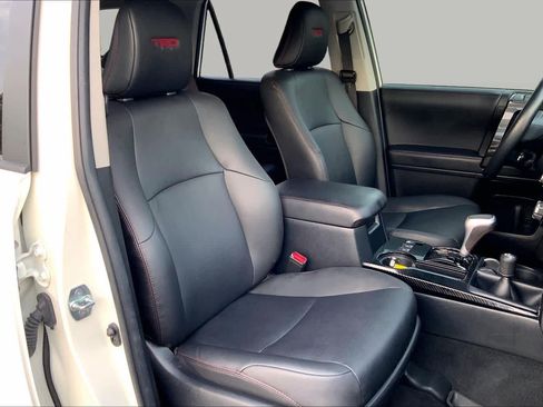Used 2023 Toyota 4Runner TRD Off-Road Premium w/ Off Road Premium Plus Package AWD/4WD image 9
