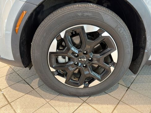 Used 2025 Kia Sorento S w/ Panoramic Sunroof Package FWD image 9