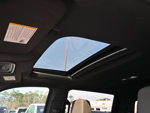 Used 2026 Chevrolet Silverado 2500 ZR2 w/ LPO, Dark Essentials Package image 9