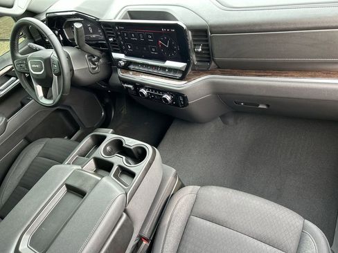 Used 2025 GMC Sierra 1500 SLE image 28