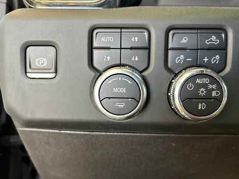 Used 2024 GMC Sierra 2500 AT4X AWD/4WD image 29