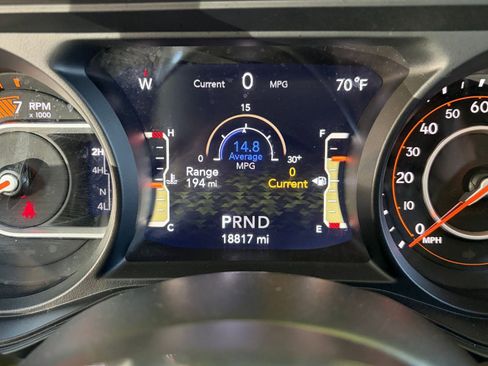 Used 2025 Jeep Wrangler Unlimited Sahara AWD/4WD image 41