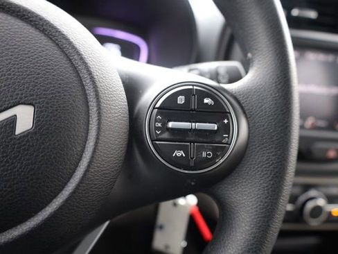Used 2025 Kia Soul LX image 25