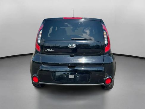 Used 2016 Kia Soul + FWD image 6
