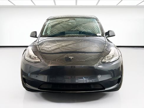 Used 2024 Tesla Model Y Long Range RWD image 2
