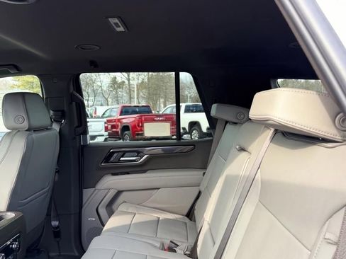 New 2026 GMC Yukon Elevation image 8
