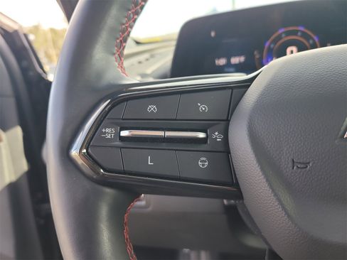 Used 2024 Chevrolet Traverse RS image 30