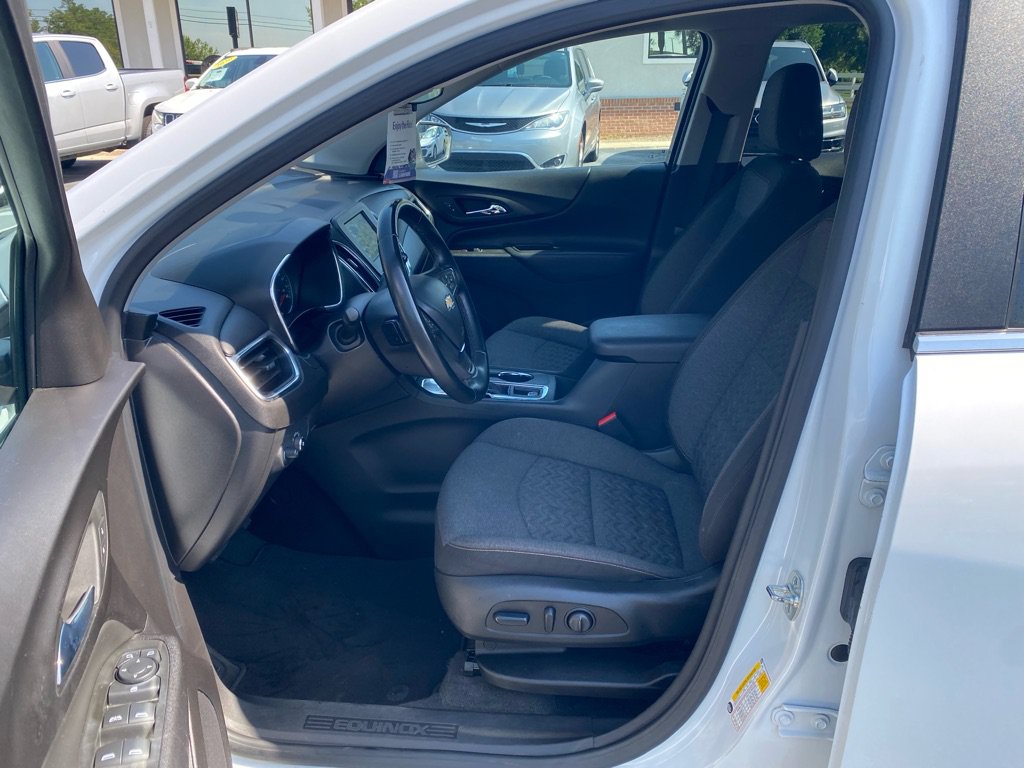 Used 2024 Chevrolet Equinox LT FWD image 28