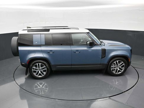 Used 2022 Land Rover Defender 110 SE AWD/4WD image 35