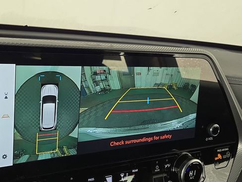 Used 2025 Toyota Highlander Platinum image 19