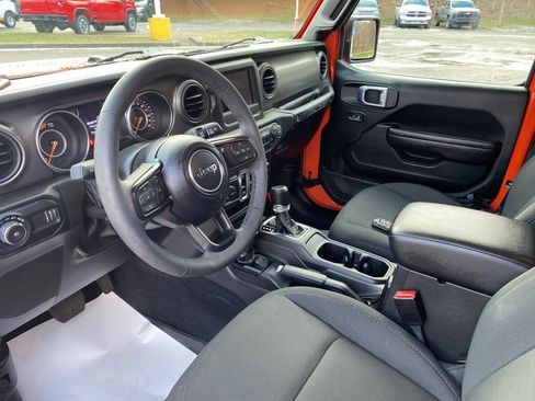 Used 2023 Jeep Wrangler Sport S image 18