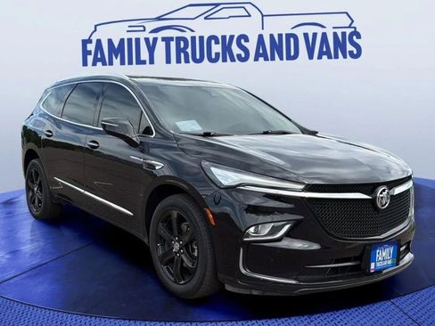 Used 2023 Buick Enclave Essence w/ Experience Buick Package image 7