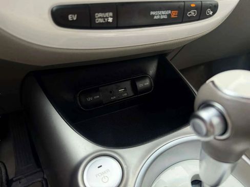Used 2017 Kia Soul EV image 25
