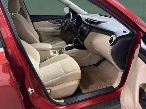 Used 2016 Nissan Rogue SV image 15