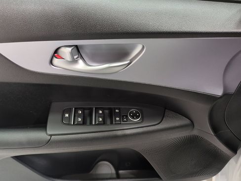Certified 2024 Kia Forte LXS FWD image 16