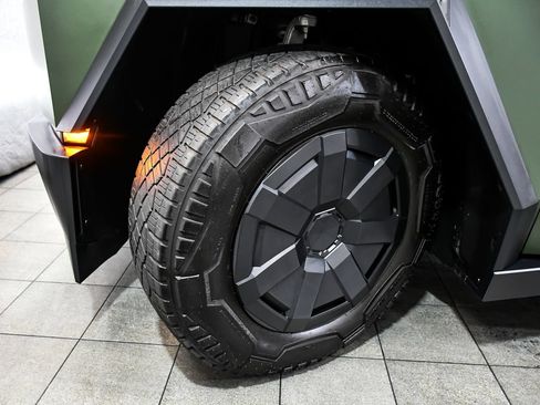 Used 2024 Tesla Cybertruck Cyberbeast AWD/4WD image 6