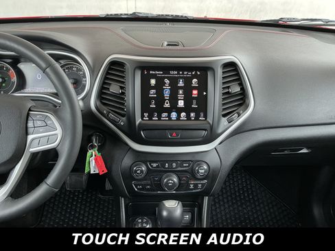 Used 2017 Jeep Cherokee Trailhawk w/ Cold Weather Group image 9