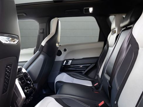 Used 2020 Land Rover Range Rover Sport SVR image 63