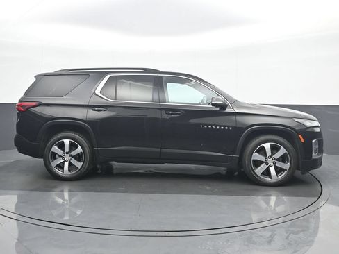 Used 2023 Chevrolet Traverse LT w/ LT Premium Package AWD/4WD image 7