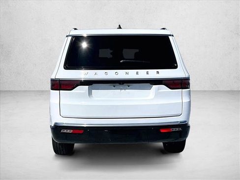 Used 2024 Jeep Wagoneer 2WD image 4
