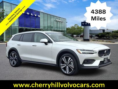 Certified 2025 Volvo V60 B5 Cross Country Plus w/ Protection Package Premier