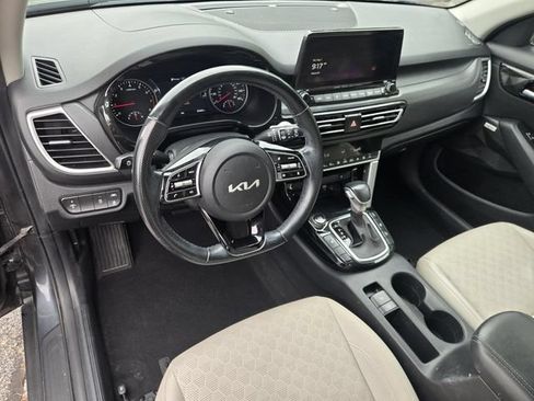 Used 2022 Kia Seltos SX AWD/4WD image 11