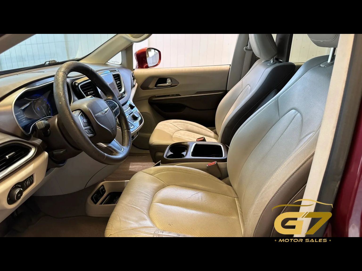 Used 2017 Chrysler Pacifica Touring-L Plus FWD image 5