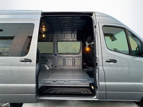 Used 2025 Mercedes-Benz Sprinter 144 Cargo image 28