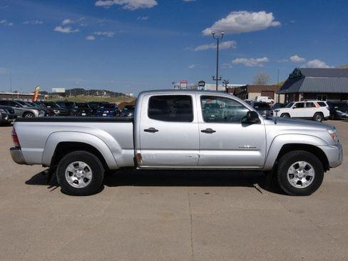 Used 2013 Toyota Tacoma 4x4 Double Cab w/ SR5 Pkg image 6