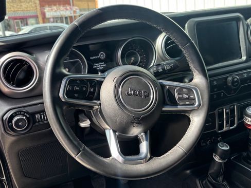 Used 2018 Jeep Wrangler Unlimited Sahara image 31