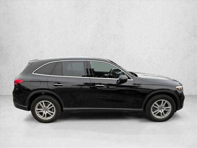 Used 2023 Mercedes-Benz GLC 300 4MATIC image 4