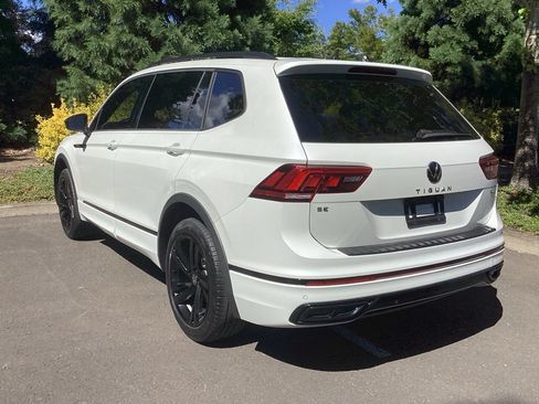 Used 2023 Volkswagen Tiguan SE R-Line AWD/4WD image 8