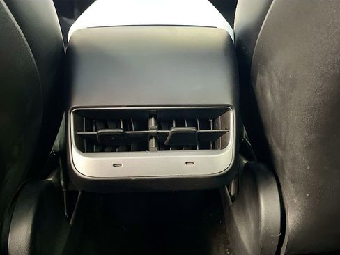 Used 2021 Tesla Model Y 2WD image 24