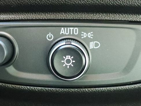 Used 2020 Chevrolet Equinox LS image 41