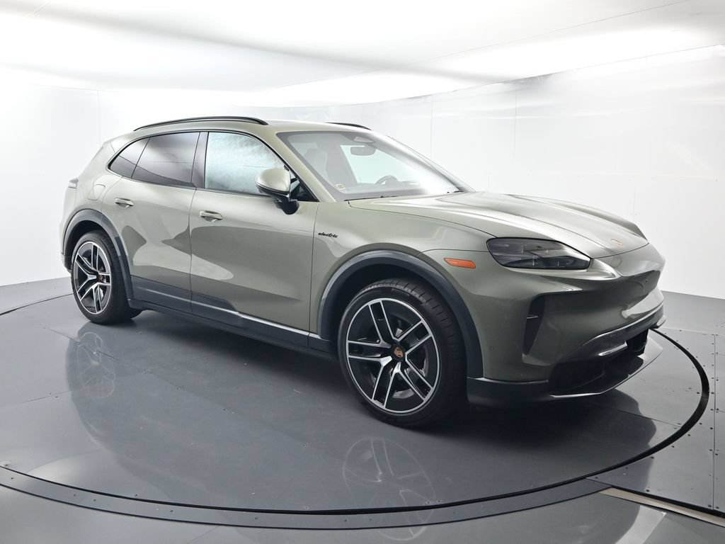 Certified 2026 Porsche Cayenne Electric AWD/4WD image 17