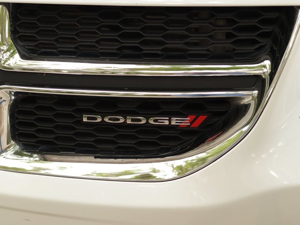 Used 2016 Dodge Grand Caravan American Value Package FWD image 29