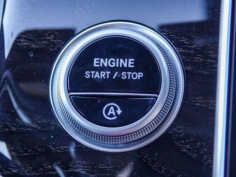 Certified 2025 Mercedes-Benz GLC 300 4MATIC image 22