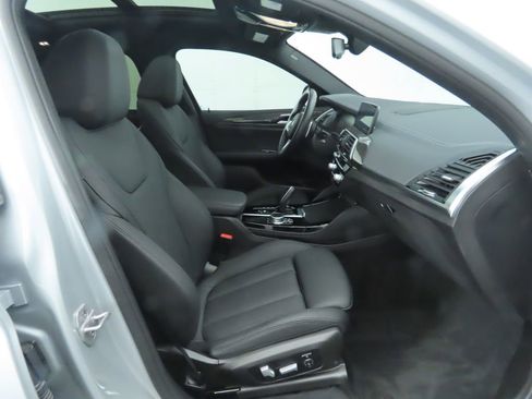 Used 2021 BMW X4 xDrive30i w/ M Sport Package image 21