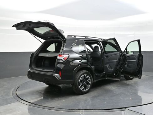 Used 2025 Subaru Forester Premium w/ Convenience Package #1 image 38