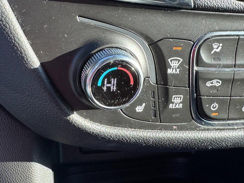 Used 2022 Chevrolet Equinox LT image 22