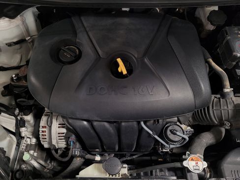 Used 2016 Hyundai Elantra SE FWD image 30